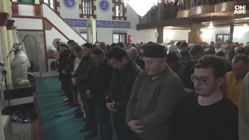 Рамазан Байрам в Хасково: Джамиите в града се оказаха тесни за мюсюлманите