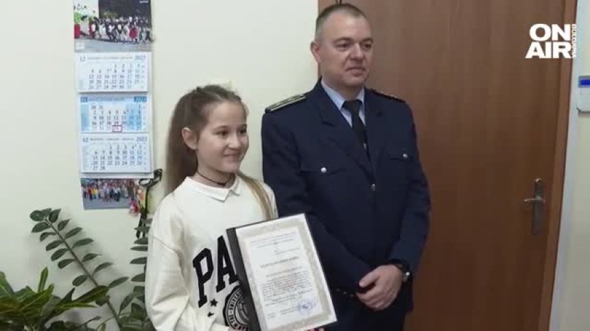 Наградиха 10-годишната каратистка, "задържала" пиян шофьор в Бургас