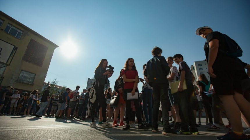 "Най-важният изпит в системата": Доволни ли са учениците от матурата днес?