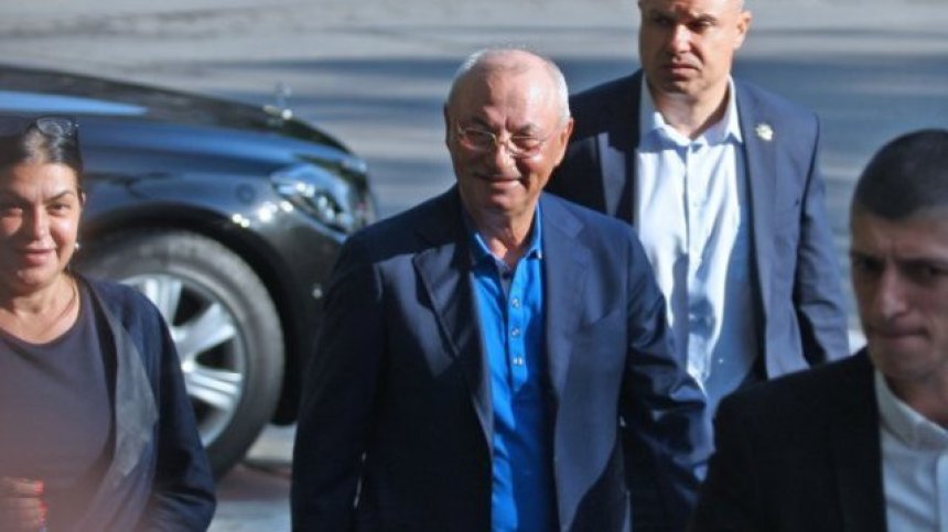 Близките до Ахмед Доган правят нова партия