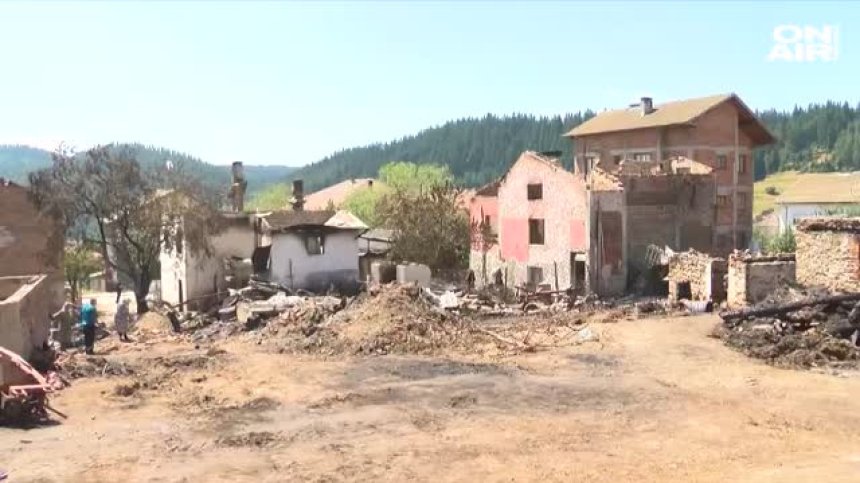 Разкриват дарителска сметка за пострадалите семейства след пожара в Кръстава