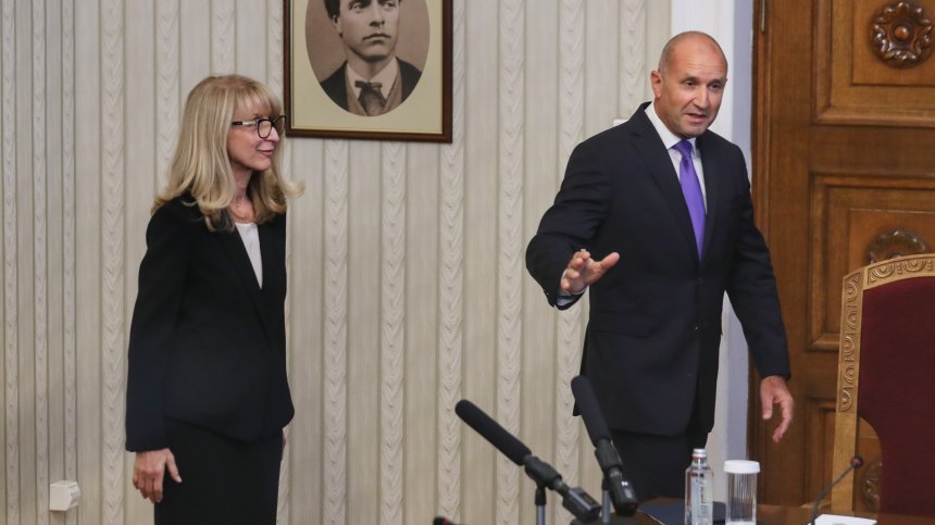 Безпрецедентна политическа криза - топката е в ръцете на депутатите