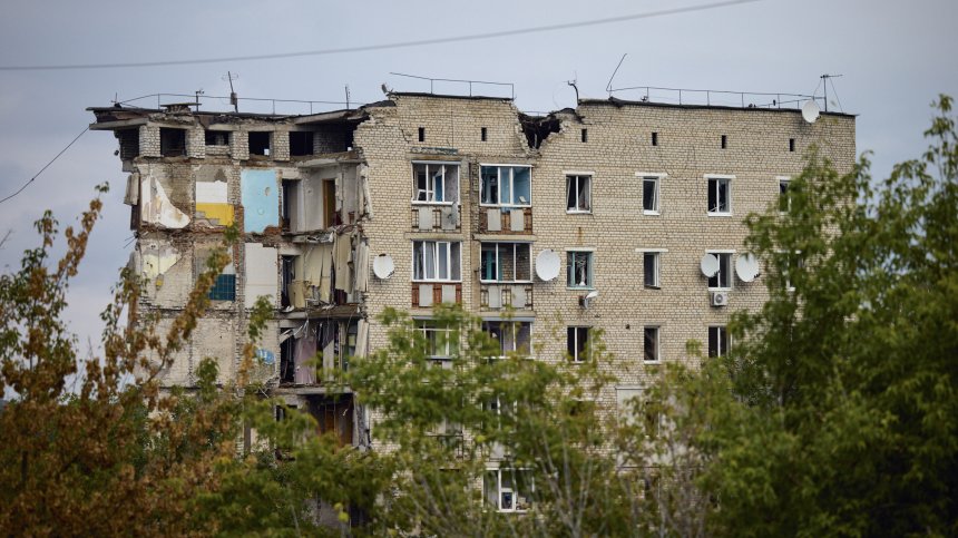 Украинският град Изюм "се събуди" след 6 месеца окупация, местни плачат от щастие