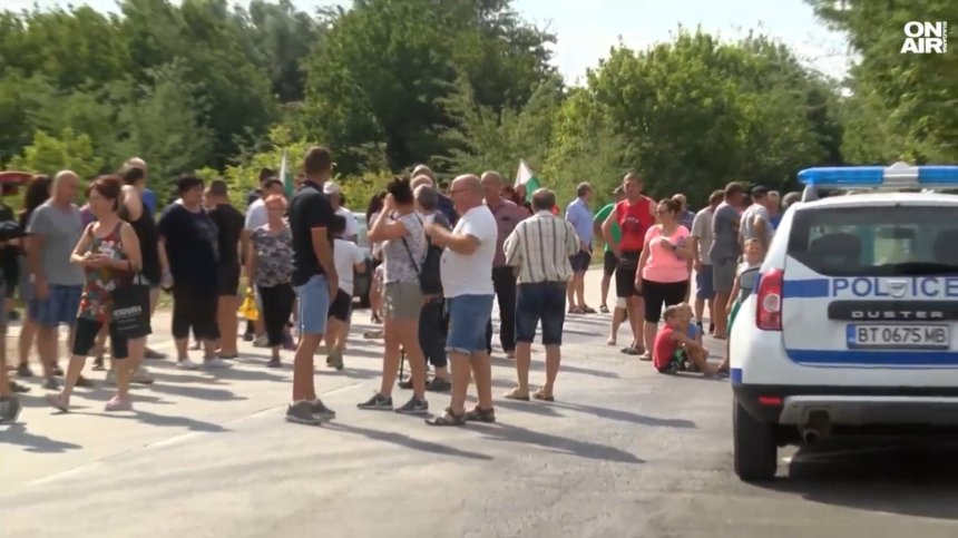 Протестиращи блокираха пътя Велико Търново &ndash; Свищов заради безводие