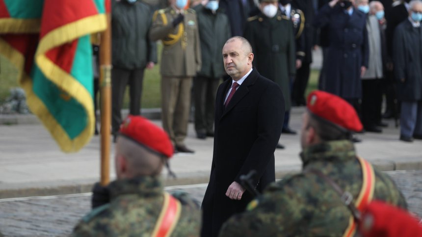 Президент и премиер в спор за датата на вота, Радев с остри думи към Борисов