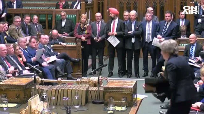 Brexit и местните избори може да изхвърлят Мей от партията ѝ