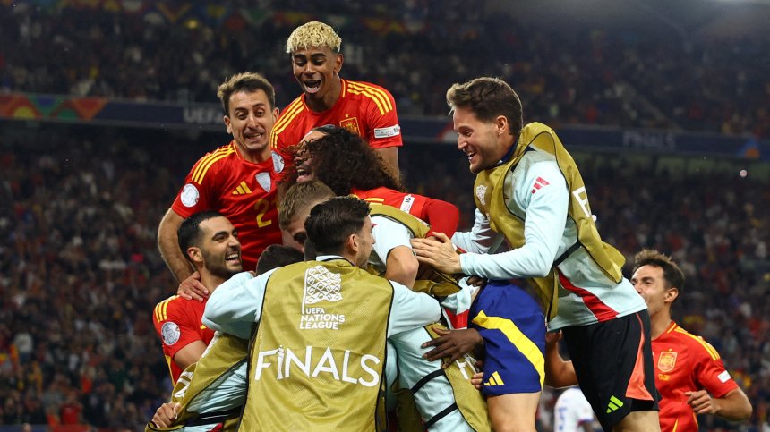 В шоу с 9 гола Испания надигра Франция и е на финал на Лигата на нациите