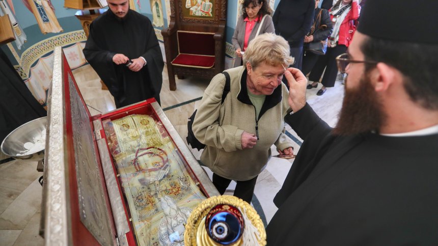 Божествено усещане: Да се докоснеш до мощите на Св. патриарх Евтимий
