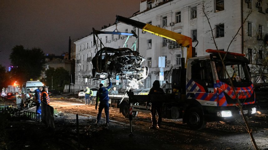 Жертва и ранени след руски удар с дрон по Днепър