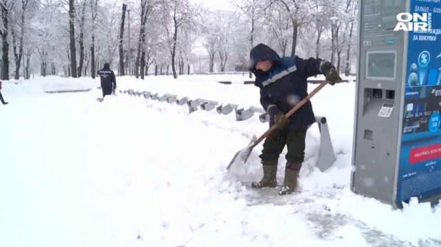 Транспортен хаос в Москва заради обилни снеговалежи