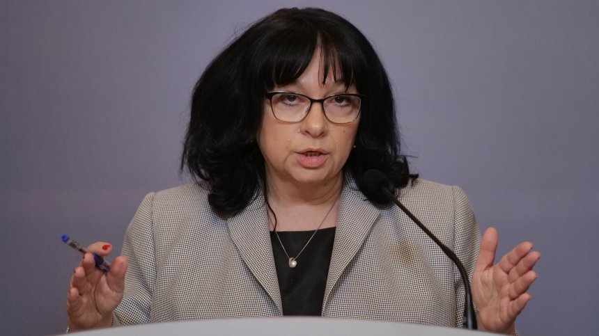 Финансовият министър: Няма да позволим спекула с цените при въвеждането на еврото