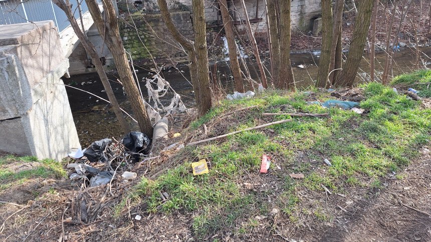 Ситуацията е извън контрол: Боклуци непрекъснато се трупат