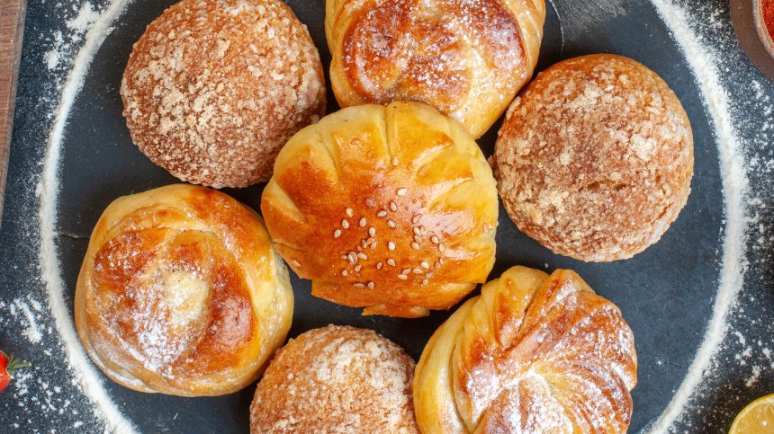 Рецепта за пълнени питки с кайма и лук