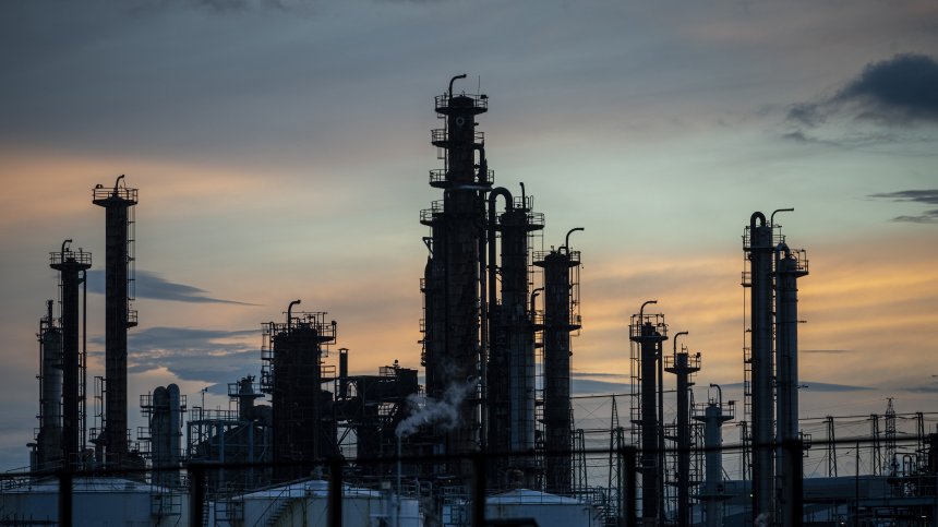 Украйна атакува две руски петролни рафинерии