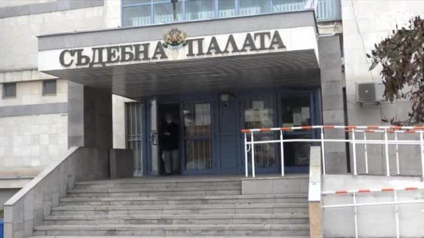 Повдигнаха обвинение на капитана на "Vera Su" и помощника му, грози ги затвор до 15 г.