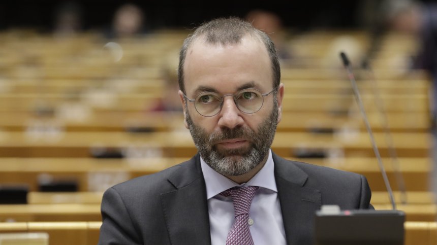 Вебер се чуди: Защо служебното правителство маха хора, разкрили руска шпионска мрежа?