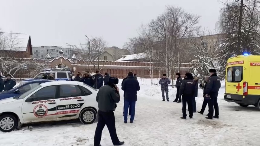 18-годишният, взривил бомба в православно училище в Русия, е в болница в тежко състояние
