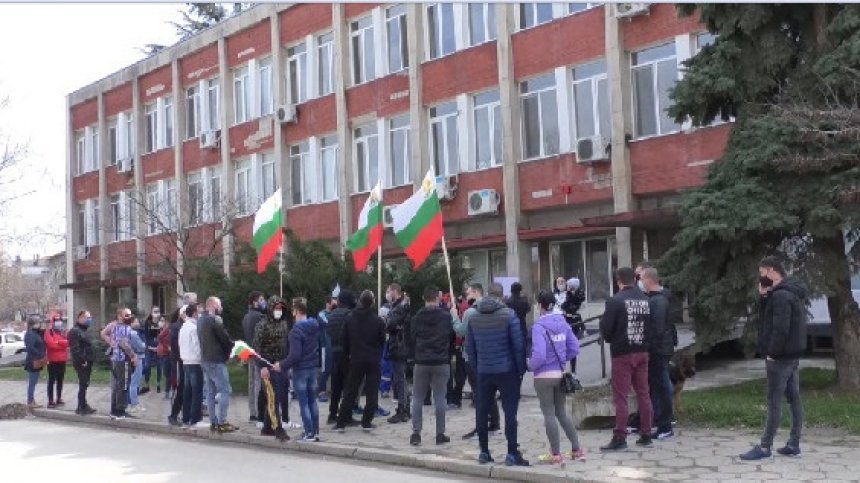 Празни зали: Танцови школи и фитнеси недоволни заради новия локдаун