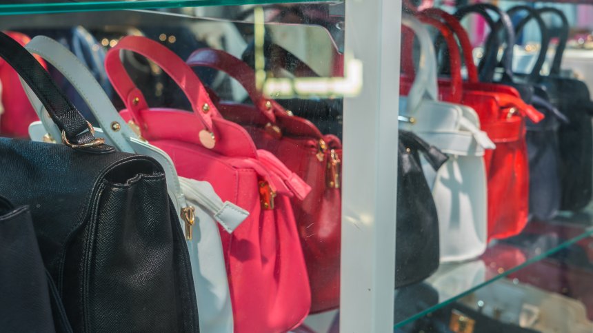 Модният гигант Valentino е под прицел - експлоатирани ли са работници?