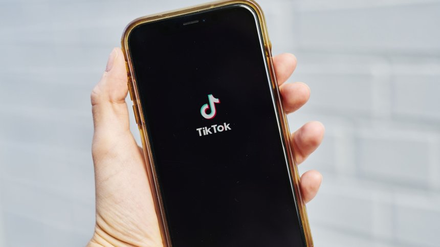 Спорен закон за сигурността гони TikTok от Хонконг