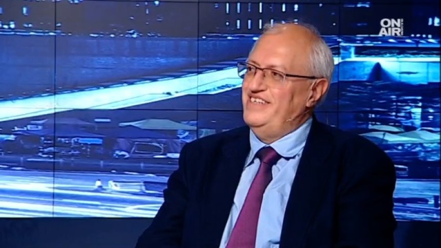 Доц. Спасков: Механизмът за определяне на заплатите не е централизиран