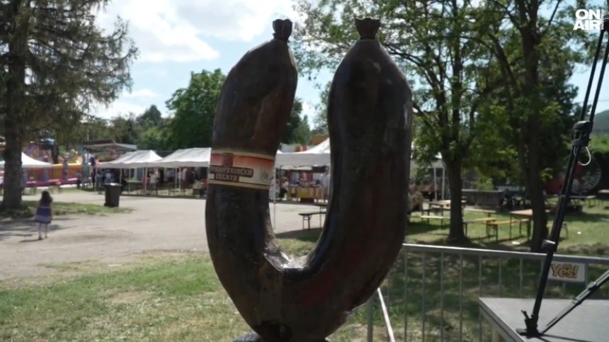 Хиляди на Празника на горнооряховския суджук, майсторите крият рецептата си