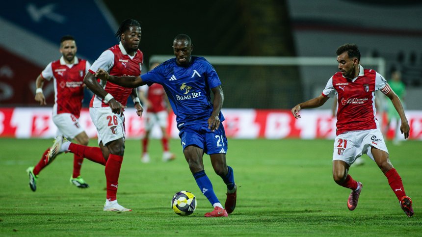 Пълни трибуни, празен джоб: "Левски" глобен с €20 000 след най-посетения мач в кръга