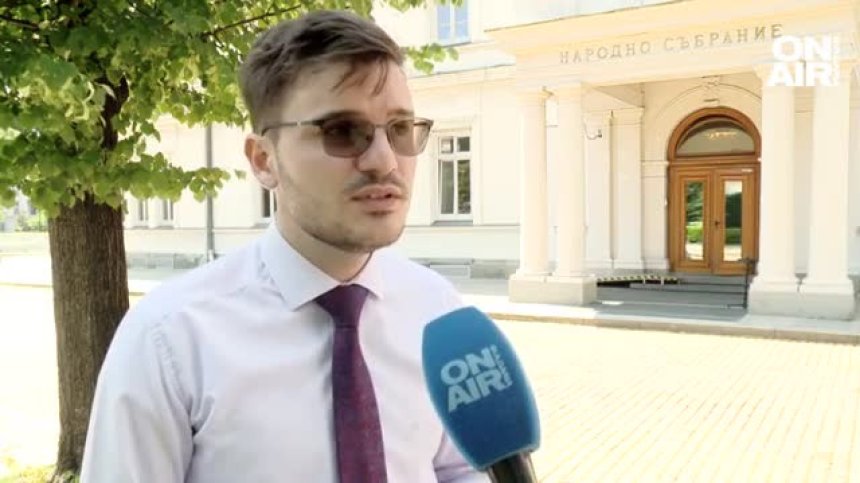 С какво политологията привлича младите и защо участието им в процесите е фундаментално?