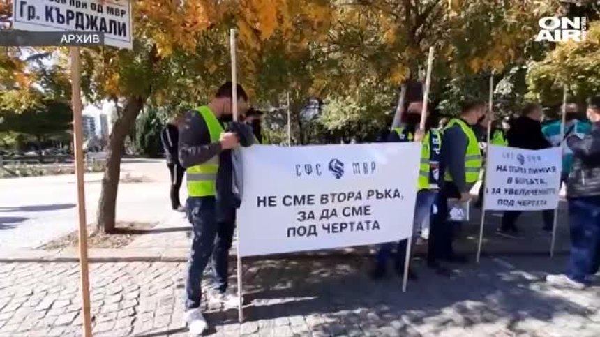 Полицаите в Бургас излизат на мълчаливо бдение