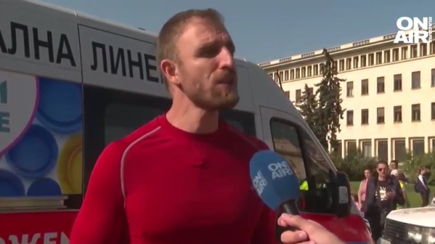 Множество хора помагат на "Капачки за бъдеще" в кампанията за шеста детска линейка