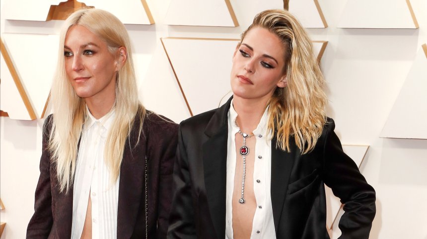 Кристен Стюарт и Дилън Майър искат деца, може да износят ембрионите една на друга