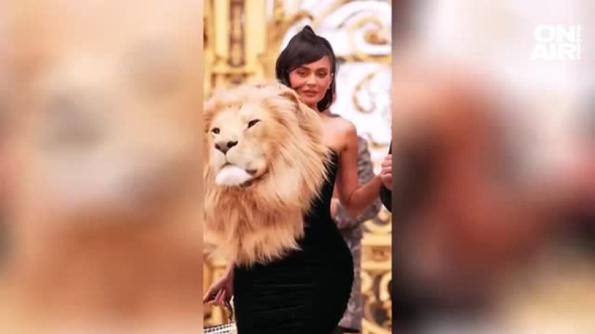 Кайли Дженър и Ирина Шейк "взривиха" Седмицата на модата, носейки лъвски глави