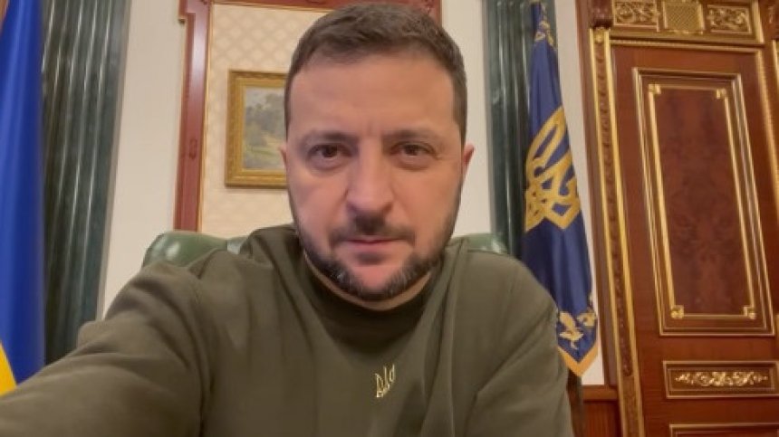 Зеленски в извънредно обръщение: ПВО свали всички дронове камикадзета, пратени към Киев