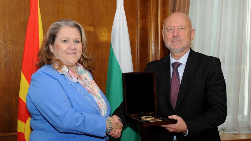 Тагарев: Високо ценим приноса на РС Македония в многонационалната бойна група