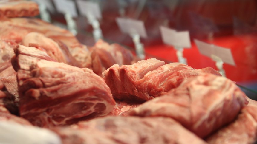 За празниците ще ядем по-скъпо свинско, едва 30% в магазините e българско производство