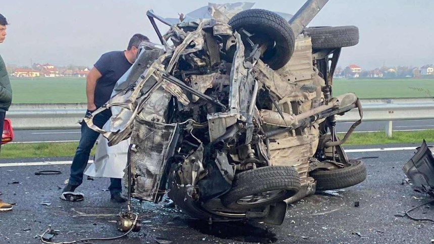 Катастрофа с трима загинали блокира движението на АМ "Тракия"