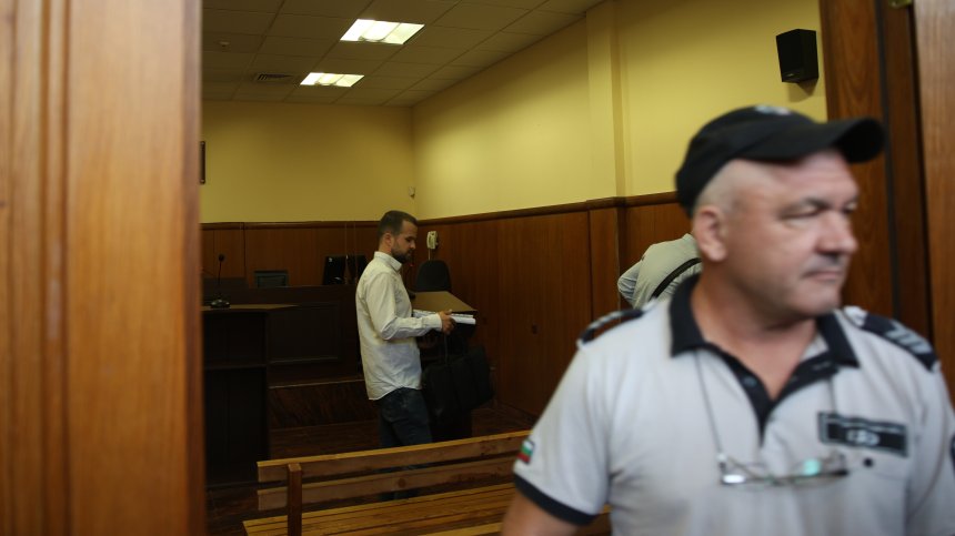 Оставиха в ареста един от обвиняемите по делото "Митници"