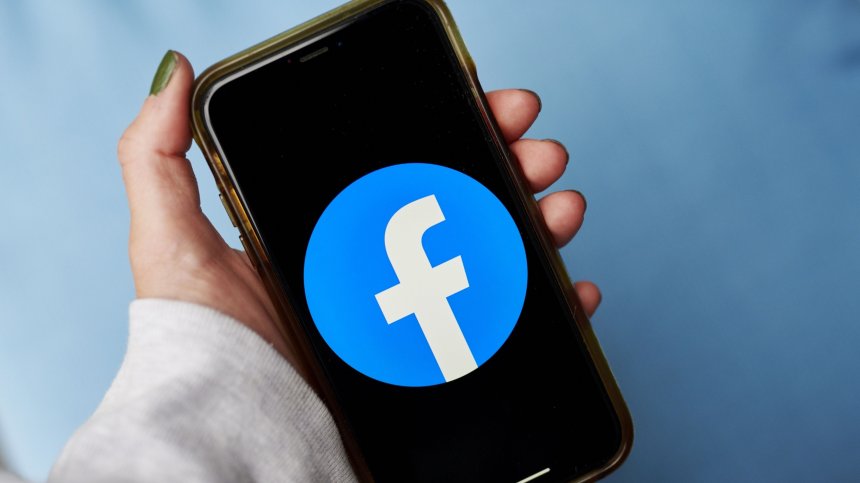 533 млн. потребители на Facebook са хакнати, търгуват данните им