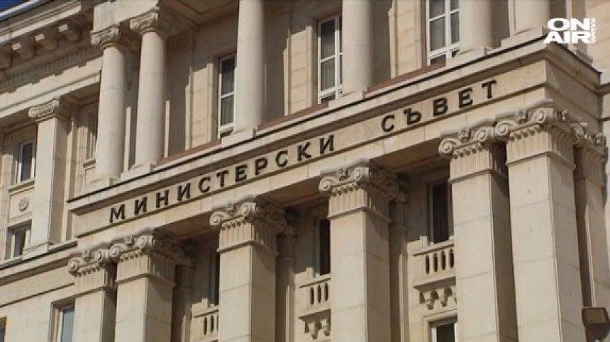 Санитарните мерки в сила до 13 юли, част от социалните &ndash; до есента