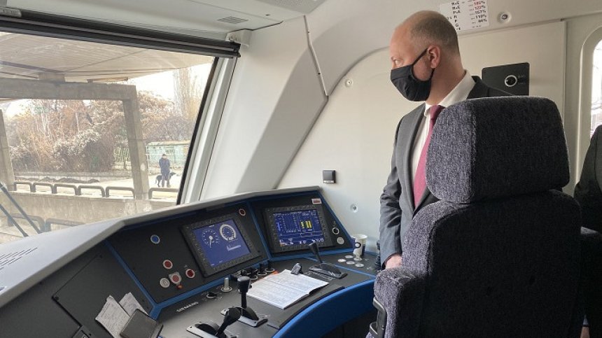 До средата на 2021 г. в системата на железницата влизат 15 нови локомотива