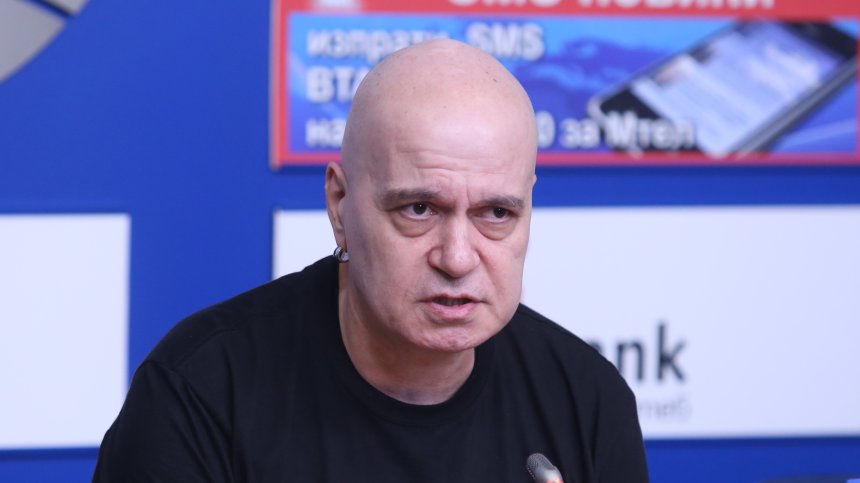 Трифонов изпада в изолация, Борисов се подигра с него и служебния кабинет