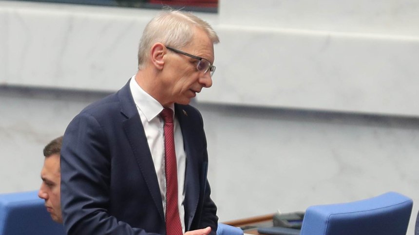 Съдът реши: Билбордът на Николай Денков е свален законно