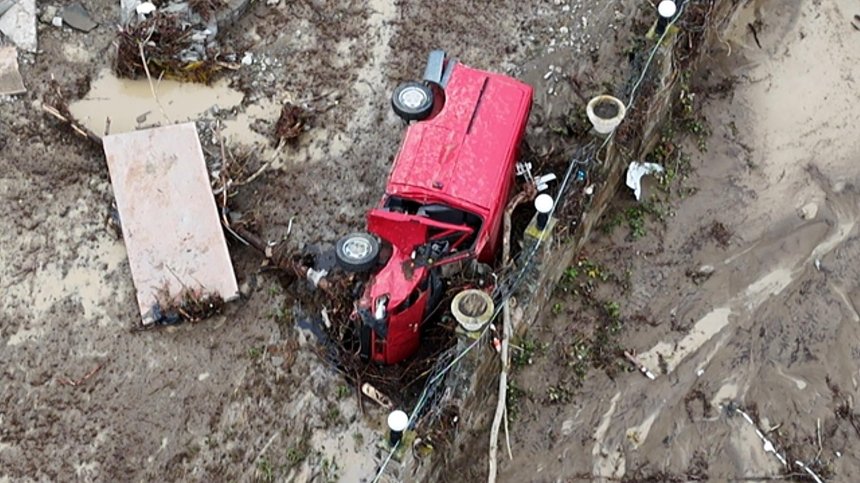 Регионалният министър: Позволено е застрояване върху речно корито в Елените