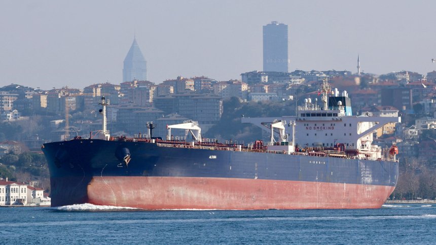 Дрон удари танкер пълен с 140 000 тона петрол в Черно море