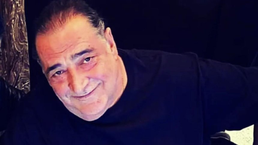 Навръх Бъдни вечер! На 70 години почина известният гръцки певец Василис Карас (+ВИДЕО)