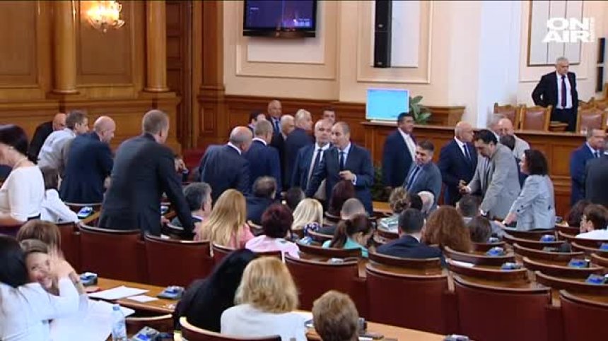 НС: Без споразумения за прием на мигранти у нас