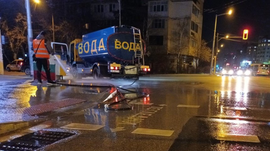 Столичната община нареди масово миене на улиците в София