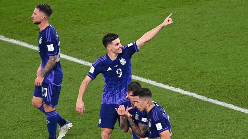 Не Меси, а дебютни голове изпратиха Аржентина на 1/8-финал 