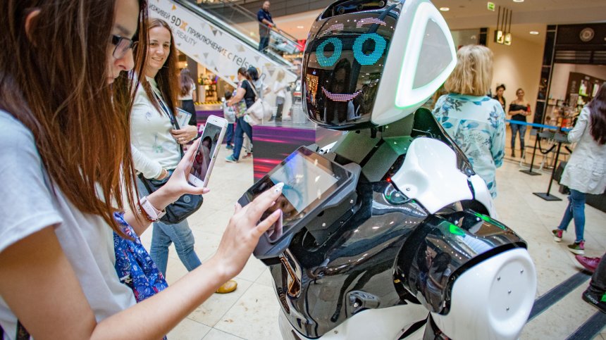 2030 г.: Изкуственият интелект предизвиква търсене на хора с философски профил