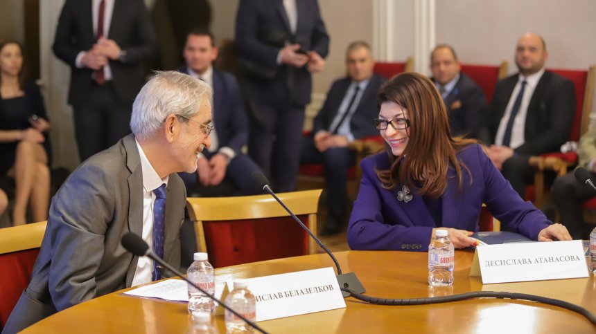 Атанасова и Белазелков полагат клетва като конституционни съдии